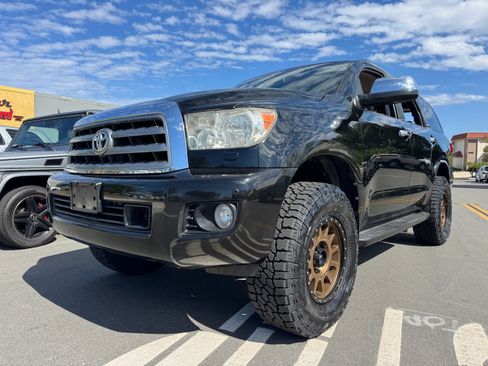 Used 2012 Toyota Sequoia Platinum image 4