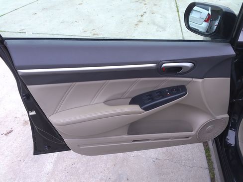 Used 2010 Honda Civic image 9