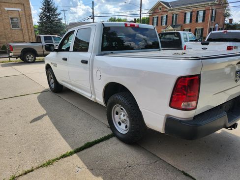 Used 2017 RAM 1500 4x4 Crew Cab ST image 8