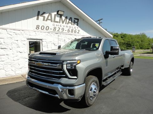 New 2026 Chevrolet Silverado 3500 4x4 Crew Cab LTZ image 5