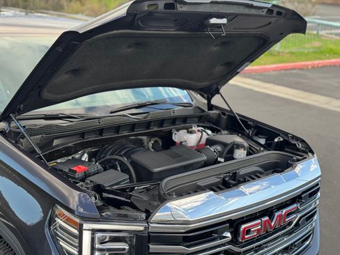 Used 2025 GMC Sierra 1500 SLT image 13
