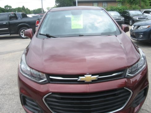 Used 2017 Chevrolet Trax AWD LS image 2