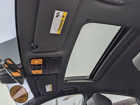 Used 2018 Honda Accord Sport image 12