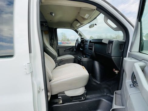 Used 2016 GMC Savana 2500 image 14