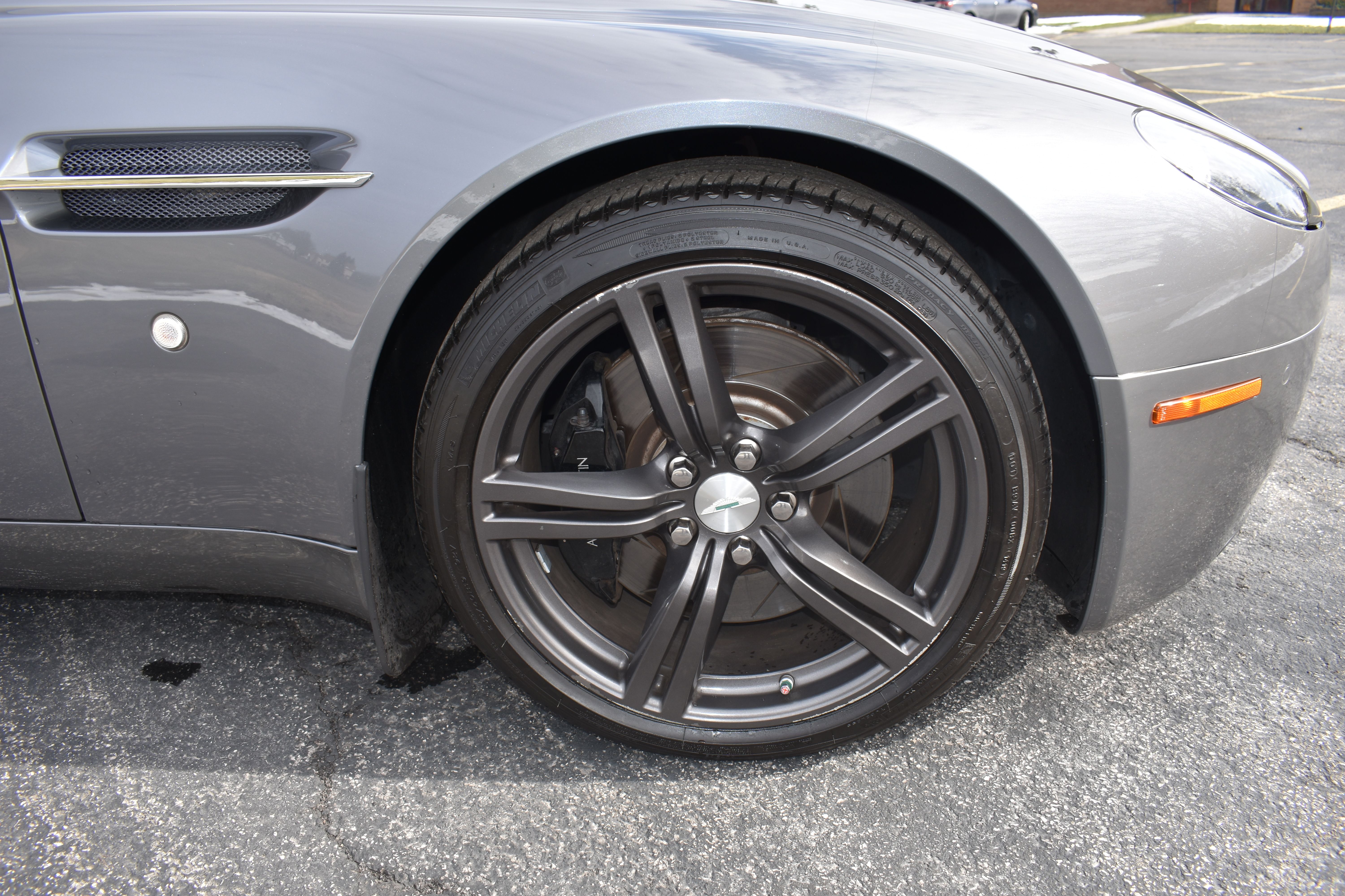 Used 2009 Aston Martin V8 Vantage Roadster RWD image 24