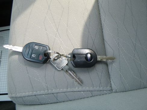 Used 2014 Ford Explorer XLT image 21