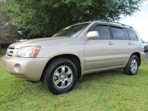 Used 2004 Toyota Highlander image 1