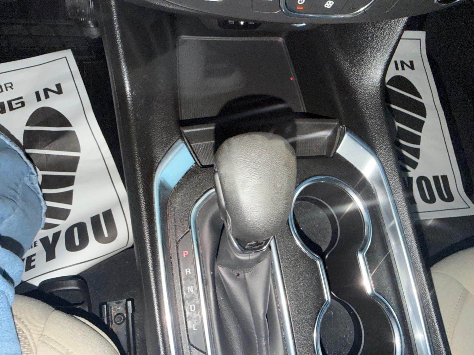 Used 2022 Chevrolet Traverse AWD LS image 14