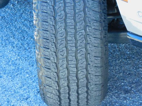 Used 2025 Chevrolet Suburban Z71 image 34