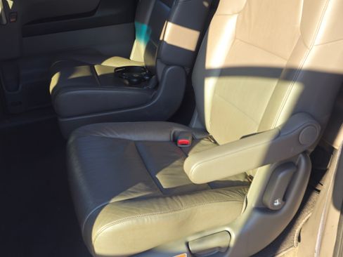 Used 2011 Honda Odyssey EX-L image 21