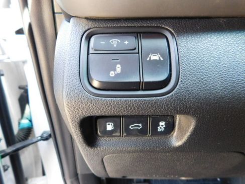 Used 2020 Kia Optima LX image 12