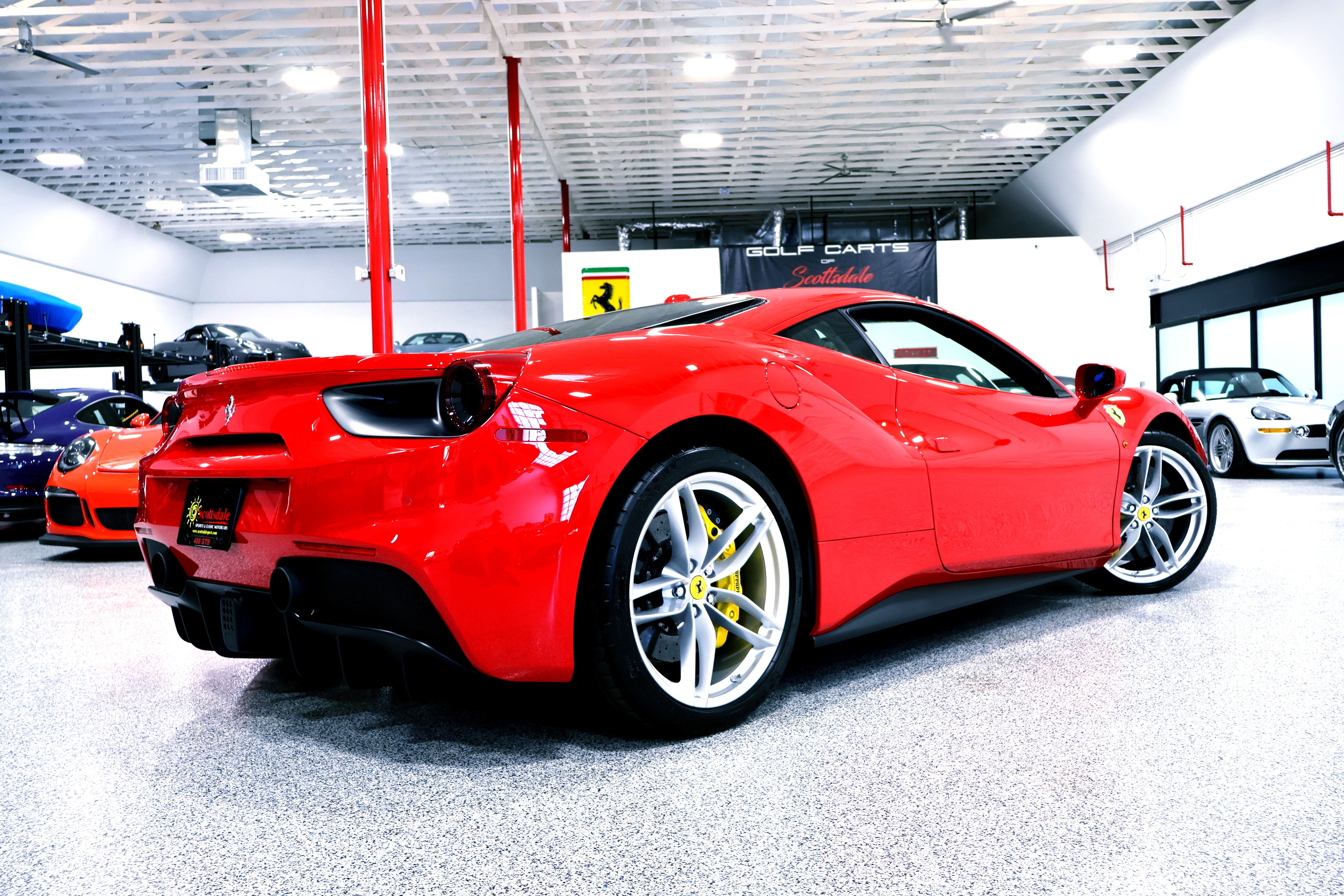 Used 2018 Ferrari 488 GTB RWD image 11