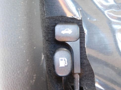 Used 2020 Hyundai Elantra SEL image 14