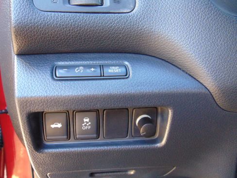 Used 2017 Nissan Altima 2.5 SR image 13