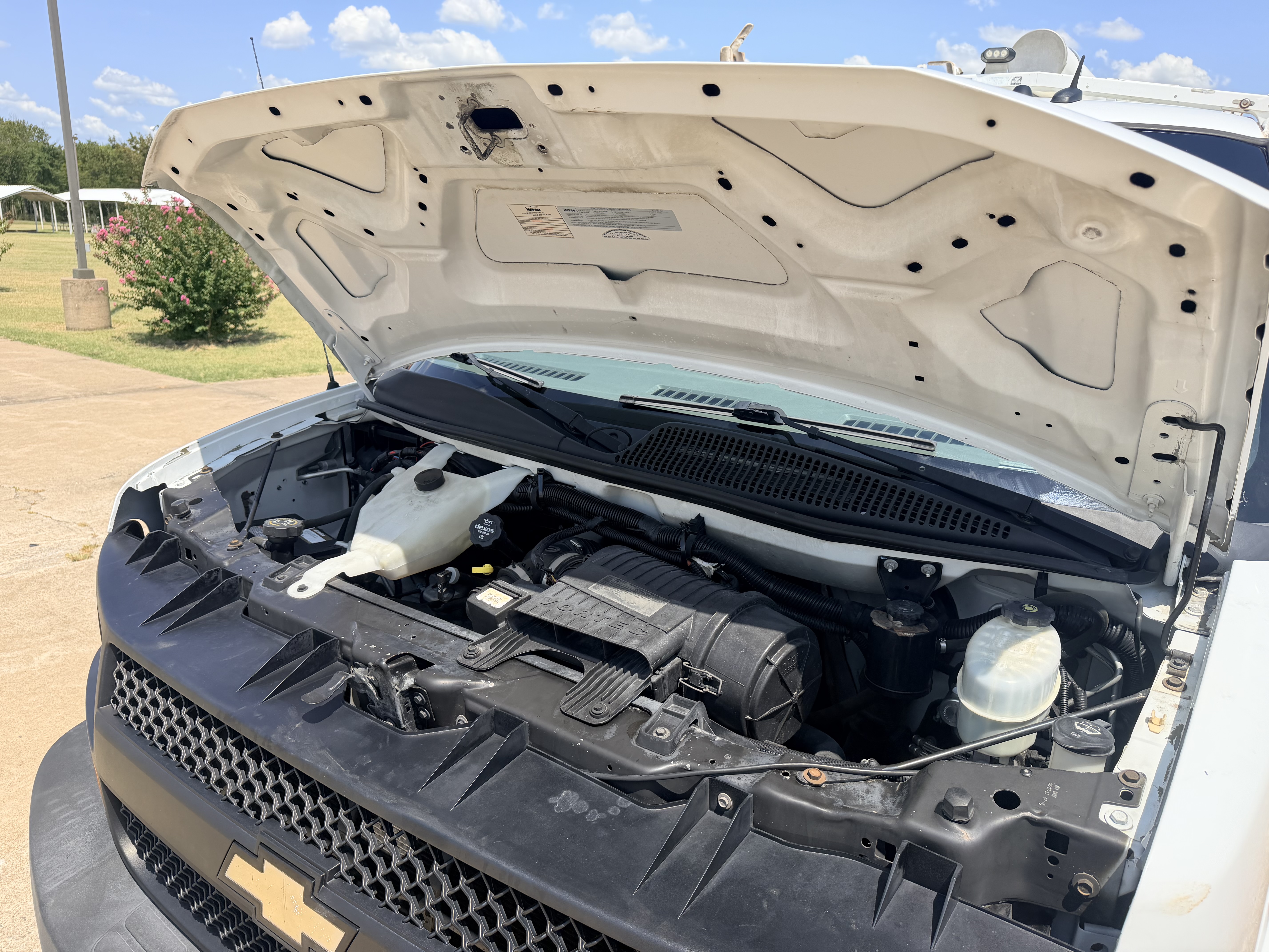 Used 2014 Chevrolet Express 2500 RWD image 24