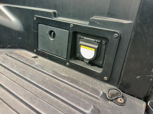 Used 2018 Toyota Tacoma TRD Off-Road image 15