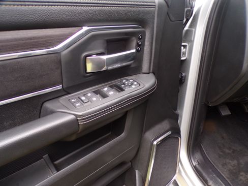 Used 2026 RAM 2500 4x4 Crew Cab Laramie image 11