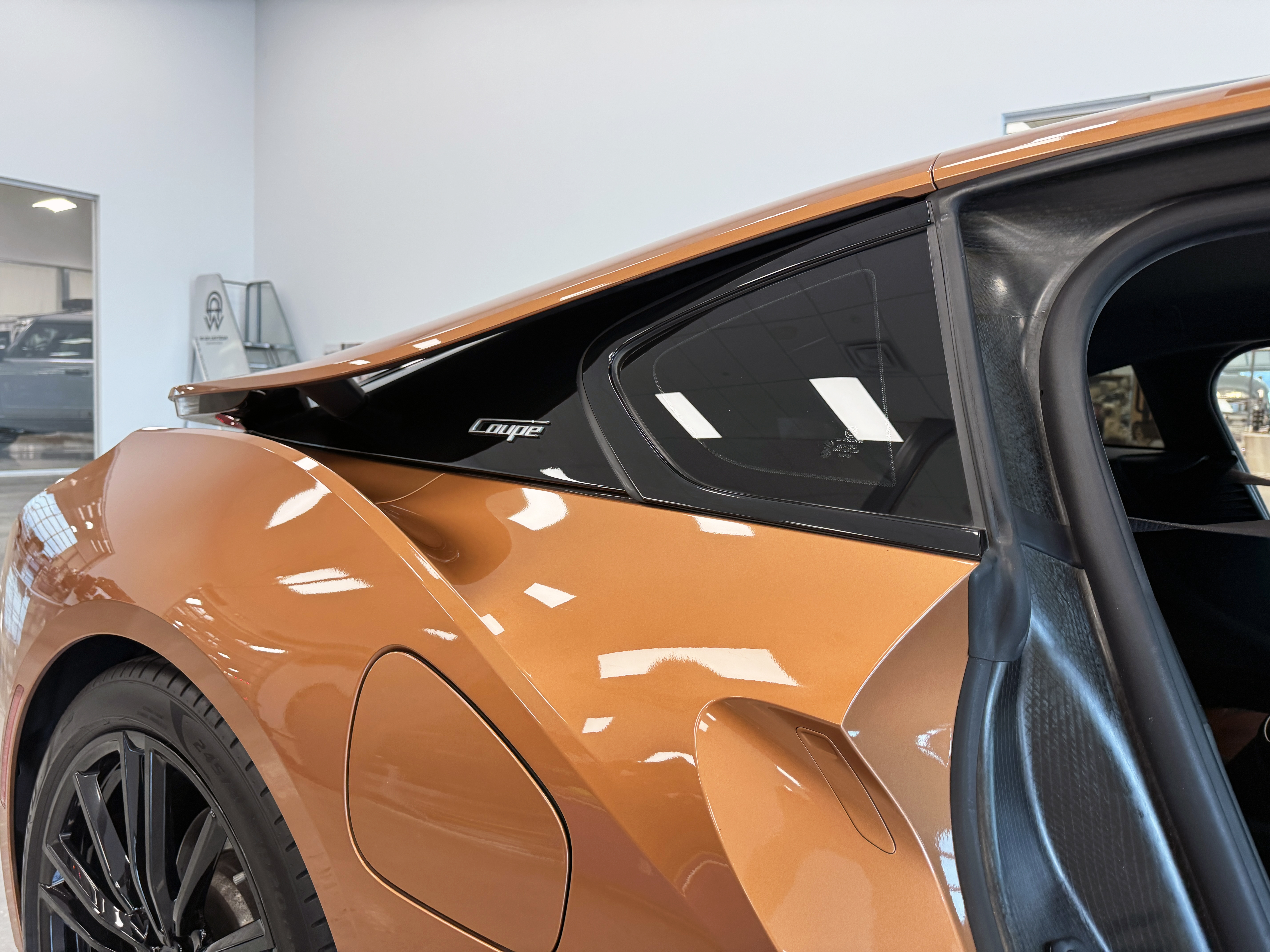 Used 2019 BMW i8 Coupe AWD/4WD image 16