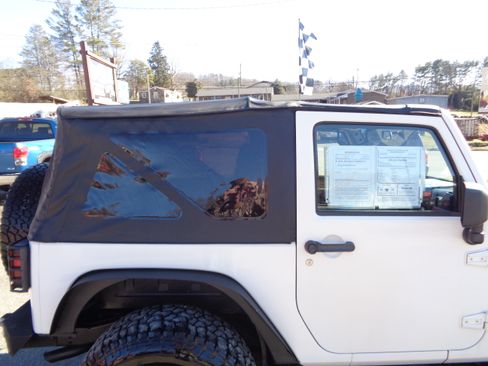 Used 2008 Jeep Wrangler X image 23