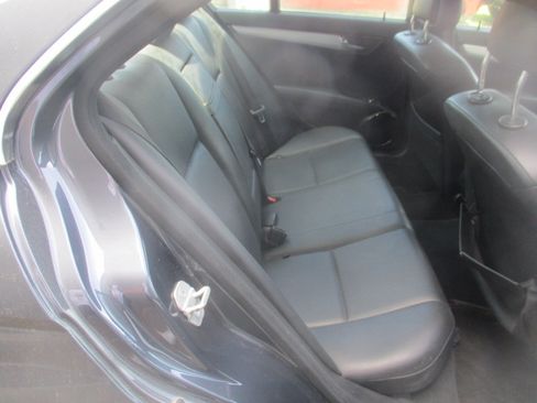 Used 2008 Mercedes-Benz C 300 Sport image 6