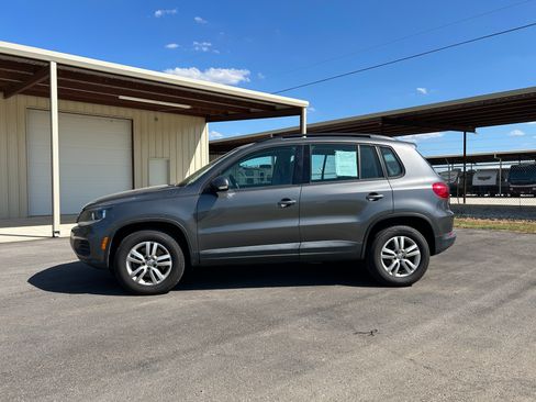 Used 2016 Volkswagen Tiguan FWD image 3