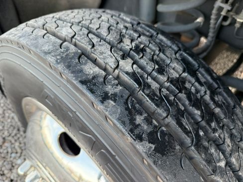 Used 2017 Ford F550 image 16