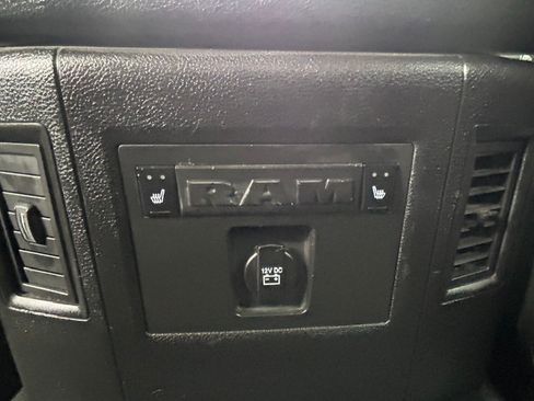 Used 2017 RAM 1500 4x4 Crew Cab Laramie image 15