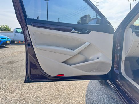 Used 2012 Volkswagen Passat 2.5 SEL image 21