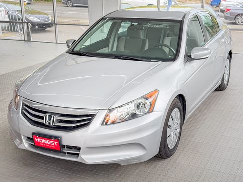 Used 2012 Honda Accord LX image 3