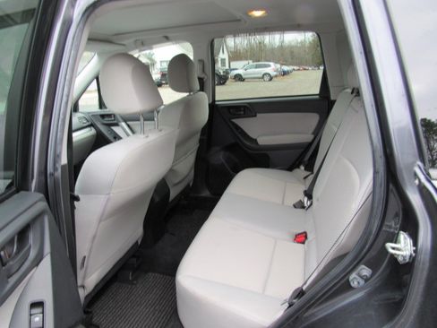 Used 2014 Subaru Forester 2.5i Premium image 18