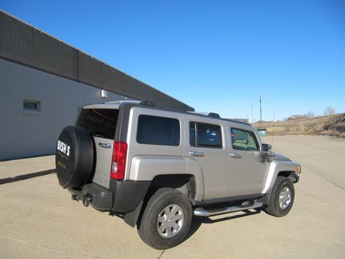 Used 2006 HUMMER H3 Luxury image 8