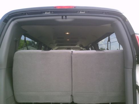 Used 2017 Chevrolet Express 3500 LT image 7