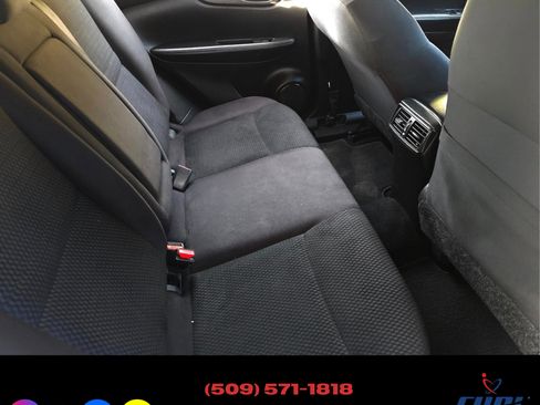 Used 2018 Nissan Rogue Sport S image 21