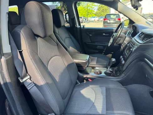 Used 2016 Chevrolet Traverse FWD LT w/ 1LT image 18