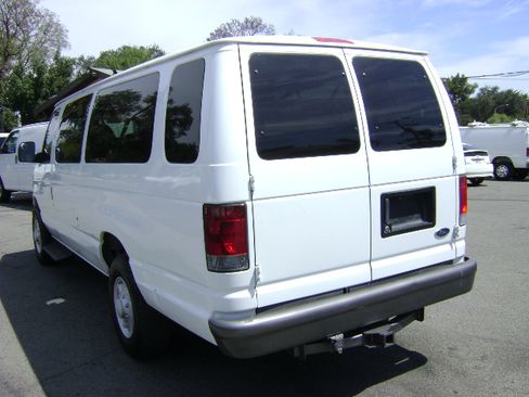 Used 2007 Ford E-350 and Econoline 350 Extended Wagon Super Duty RWD image 6