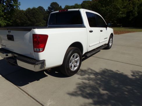 Used 2013 Nissan Titan 2WD Crew Cab SV image 5