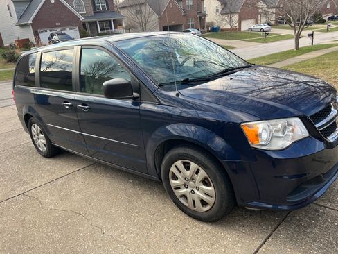 Used 2016 Dodge Grand Caravan American Value Package image 10