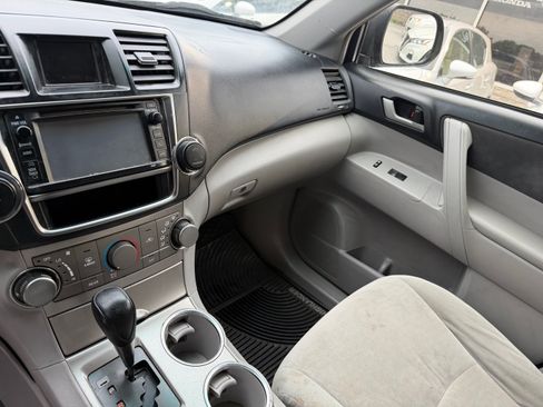 Used 2013 Toyota Highlander 4WD Hybrid image 14