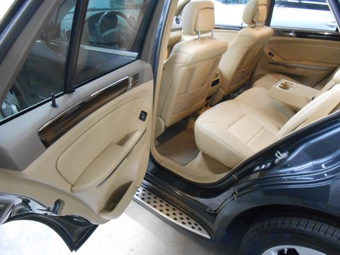 Used 2011 Mercedes-Benz ML 350 image 12