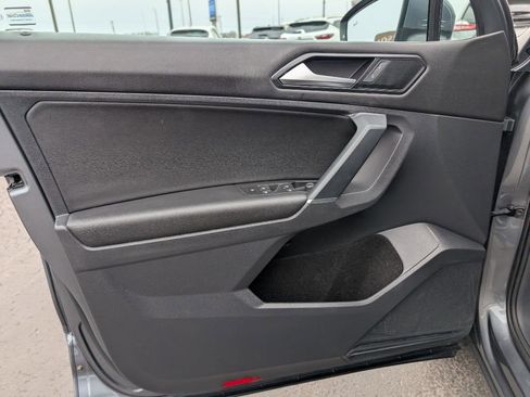 Used 2018 Volkswagen Tiguan SE image 13