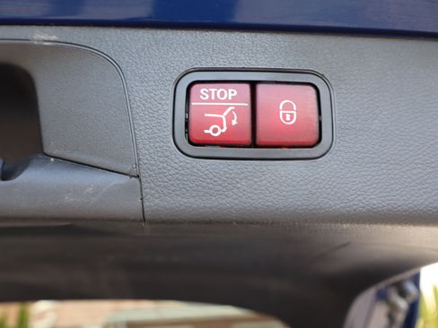 Used 2020 Mercedes-Benz GLC 43 AMG image 45