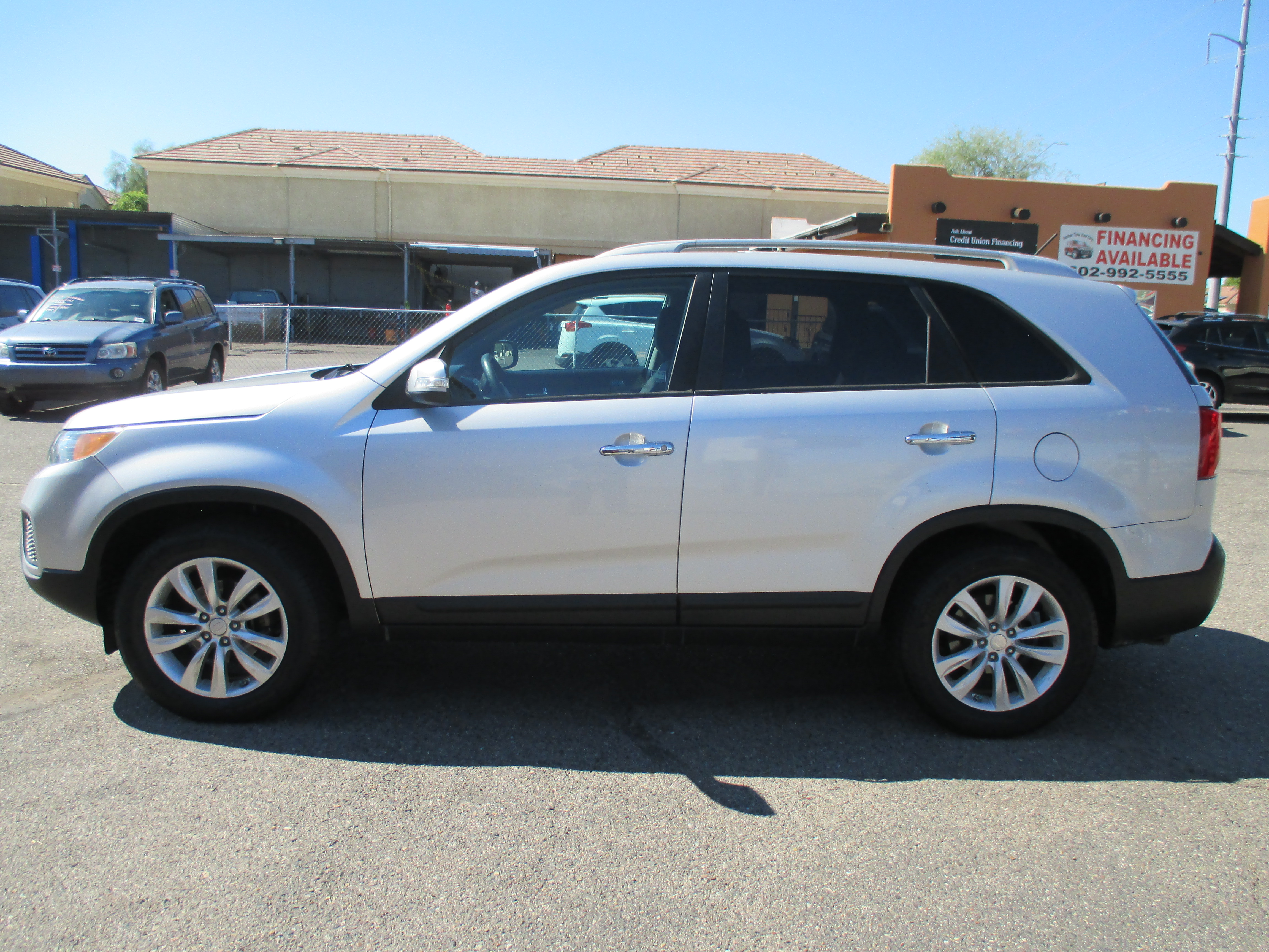 Used 2011 Kia Sorento LX w/ Convenience Package FWD image 1