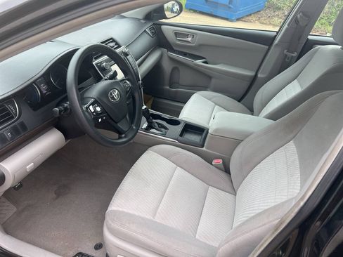 Used 2016 Toyota Camry LE FWD image 5