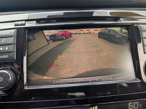 Used 2020 Nissan Rogue SV FWD image 12