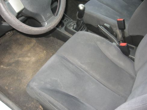 Used 2010 Nissan Versa Sedan FWD image 9