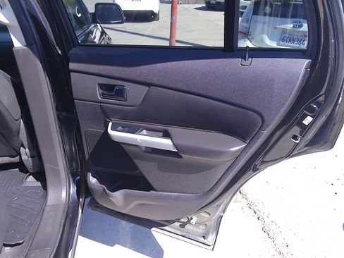 Used 2013 Ford Edge SEL FWD image 12