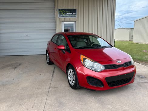 Used 2012 Kia Rio LX Hatchback FWD image 1