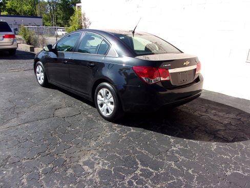 Used 2014 Chevrolet Cruze LS FWD image 6