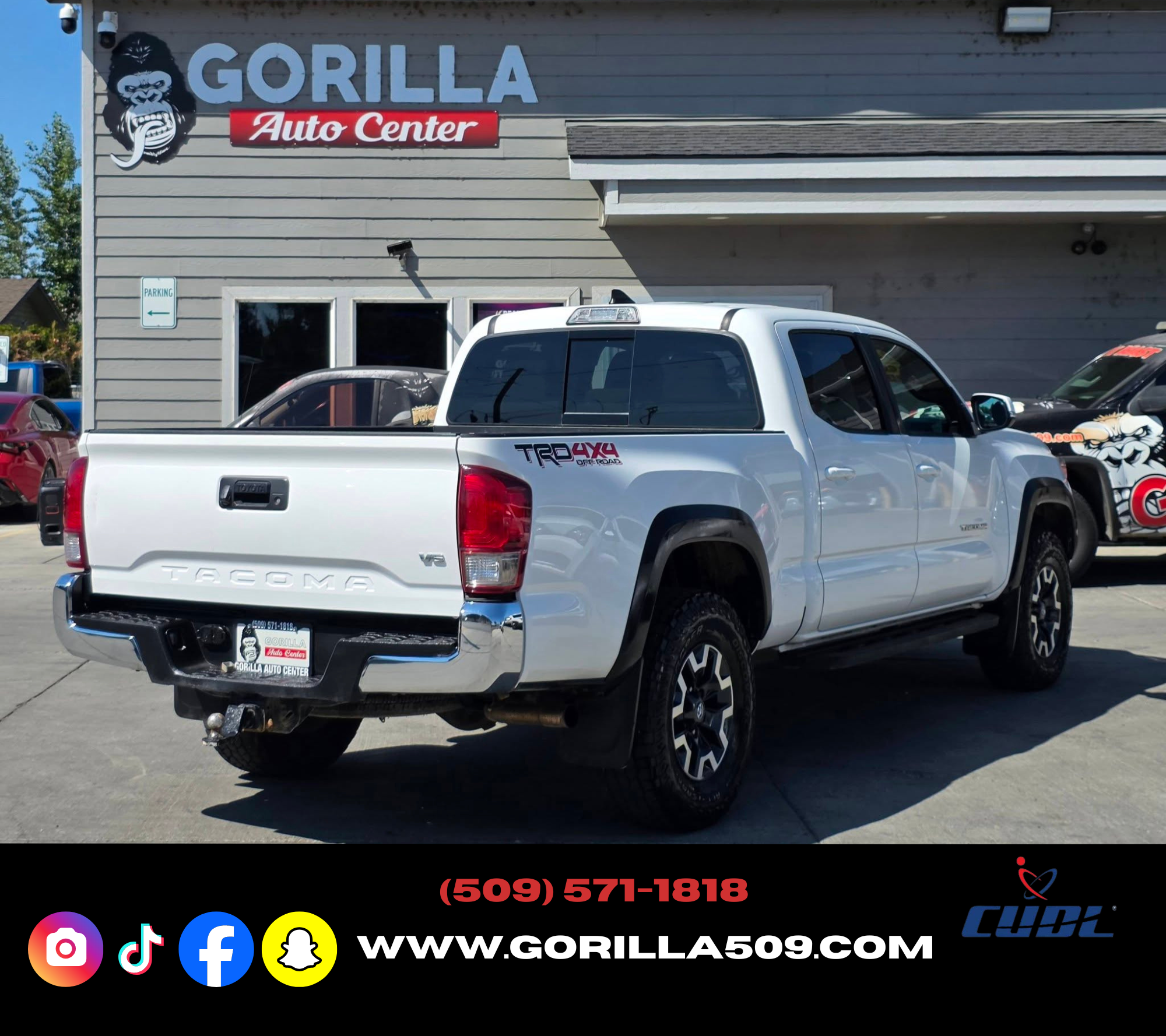 Used 2017 Toyota Tacoma TRD Off-Road AWD/4WD image 7