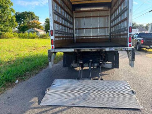 Used 2020 Isuzu NPR HD image 3